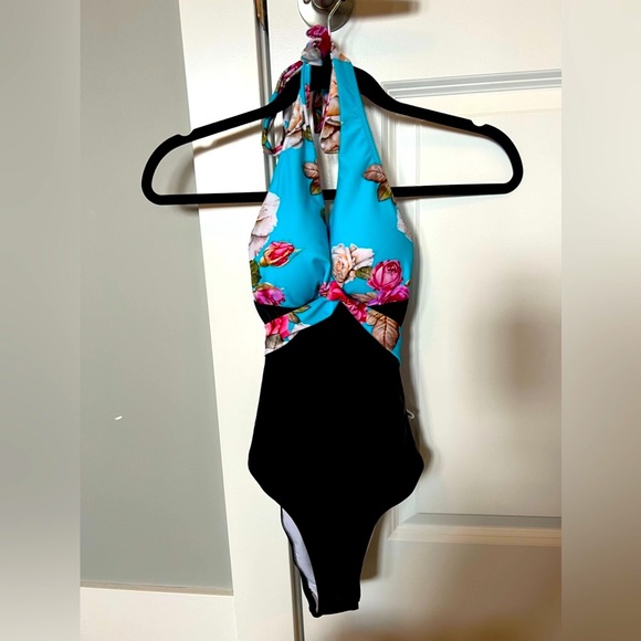 BNWT Cupshe One Piece Swimsuit - Picture 2 of 10